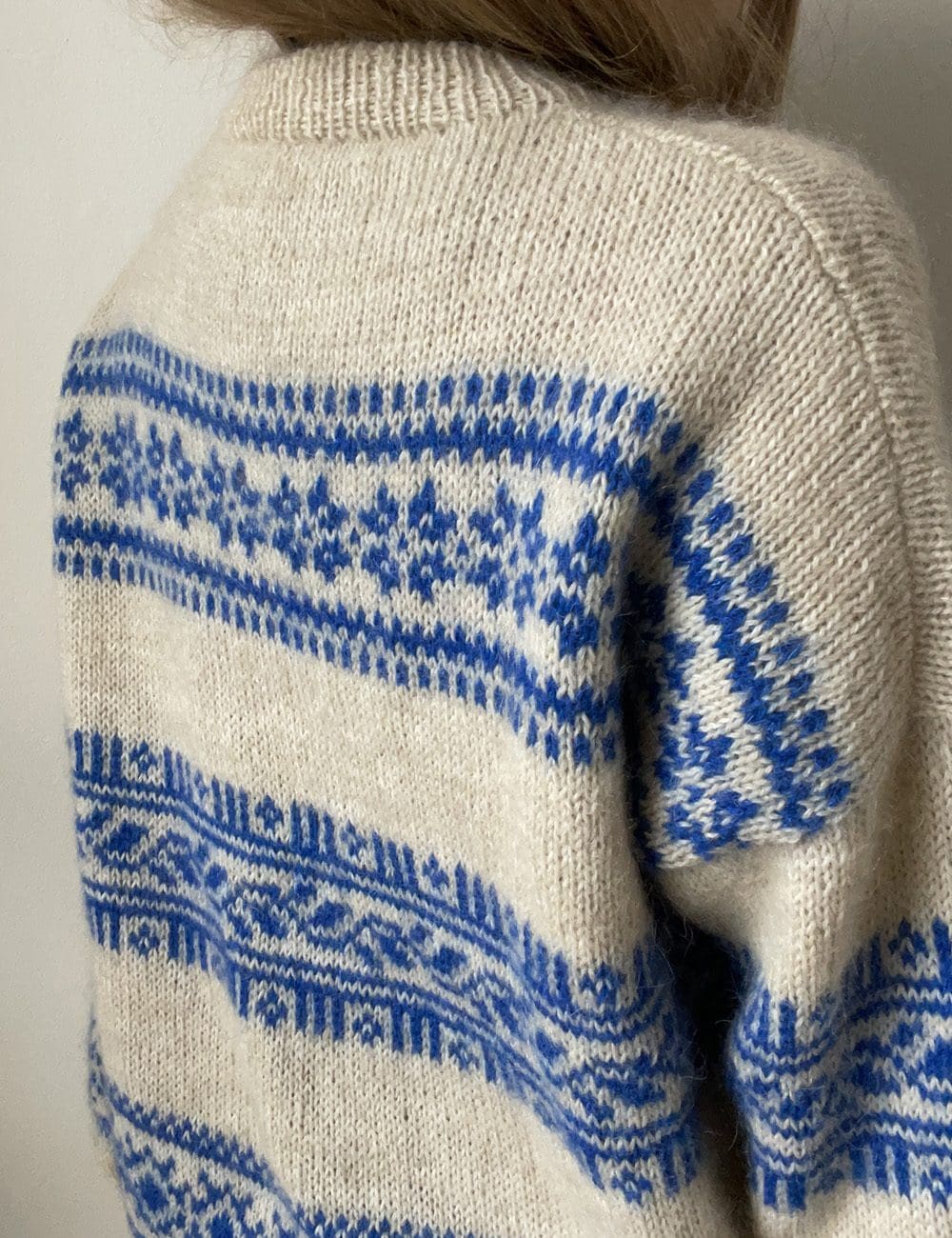 Porcelain-sweater-1-le-knit-lene-holme-samsoee-samsøe-strikkeopskrift-p