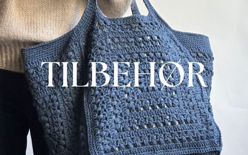 Et nærbillede af Zoe Tote Bag med "Tilbehør" skrevet på